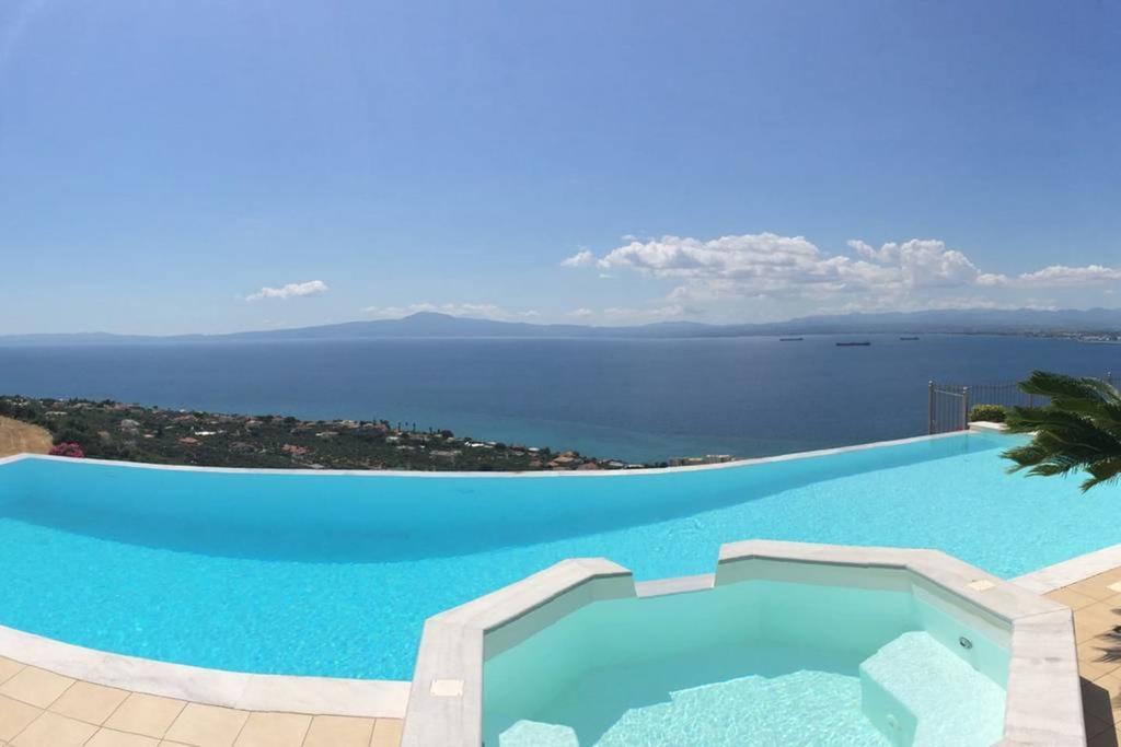 Villa Rebecca Kalamata Bagian luar foto